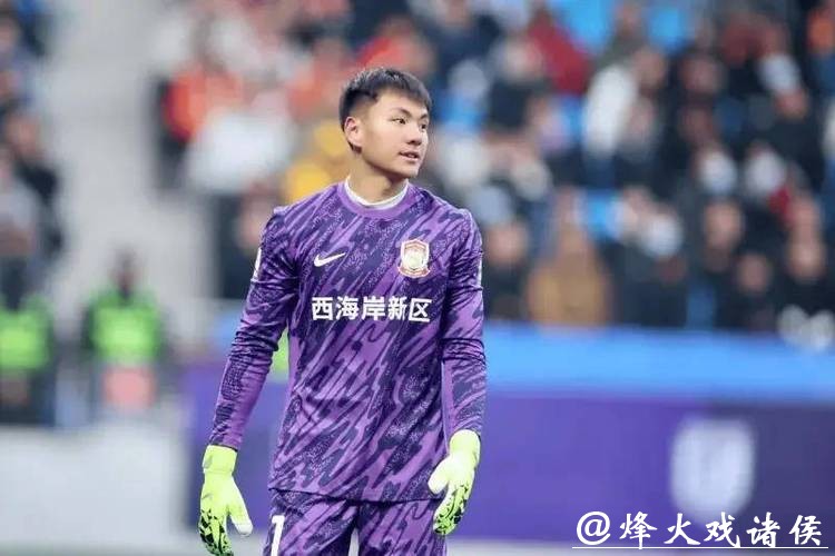 李昊表现这么好，现在难受的除了对手乌兹别克斯坦外，应该还有申花吧……